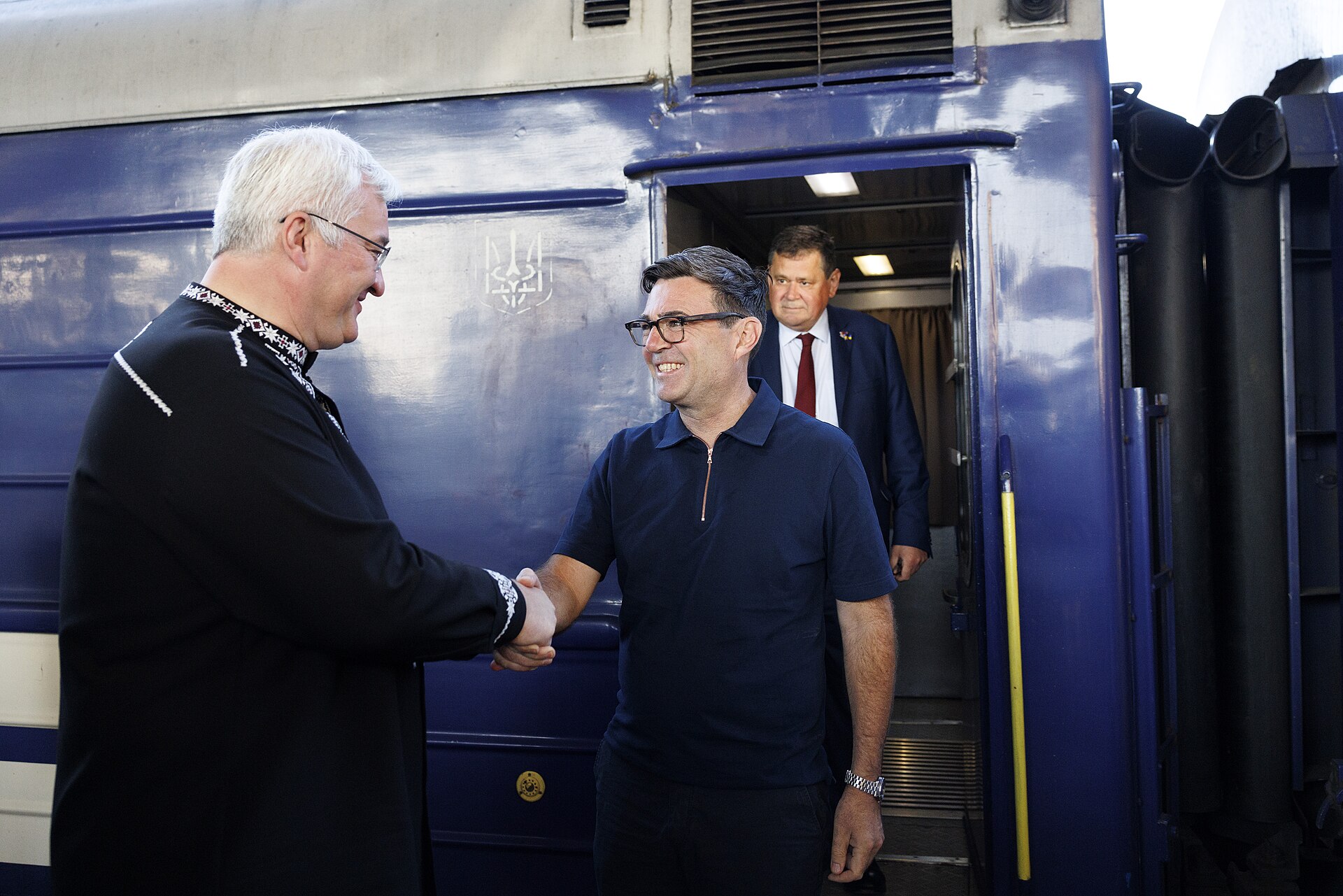 UK PM Andy Burnham in Kyiv offers missile blueprints on Independence Day