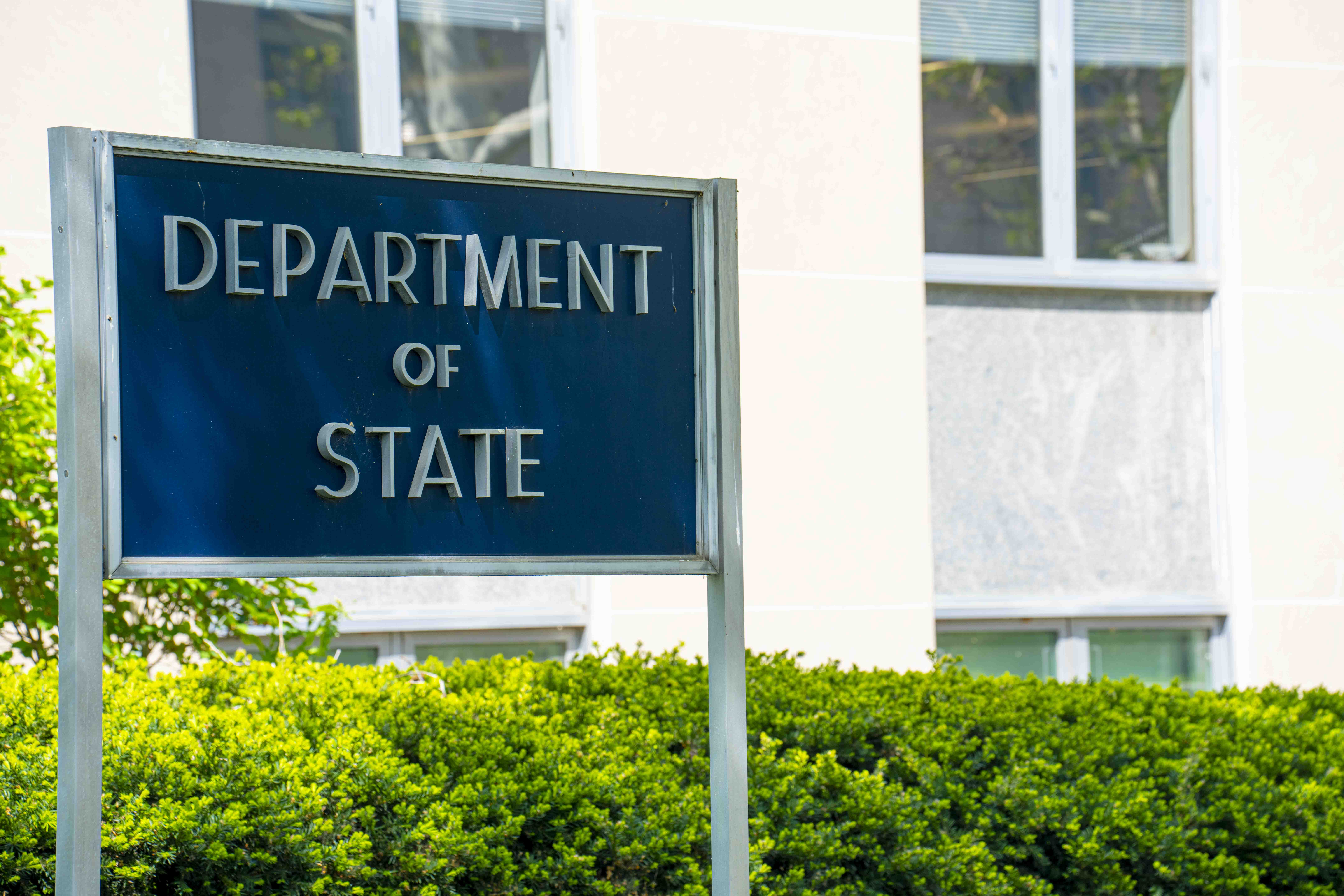 U.S. to send personnel back to some Middle East diplomatic posts